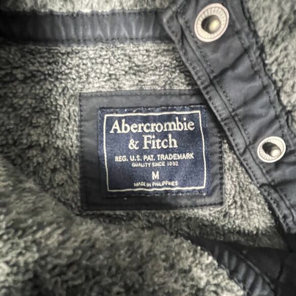 Abercrombie & Fitch Fleece Quilted Diagonal Snap Womens SIZE MEDIUM Sweatshirt - Picture 5 of 9